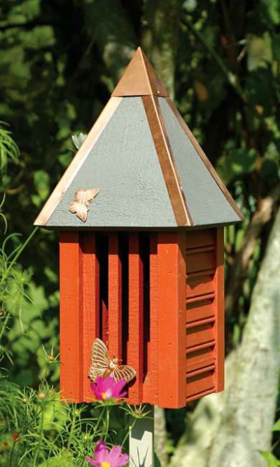 * Heartwood Flutterbye Butterfly House & Pole, Redwood Butterflies | Butterflies